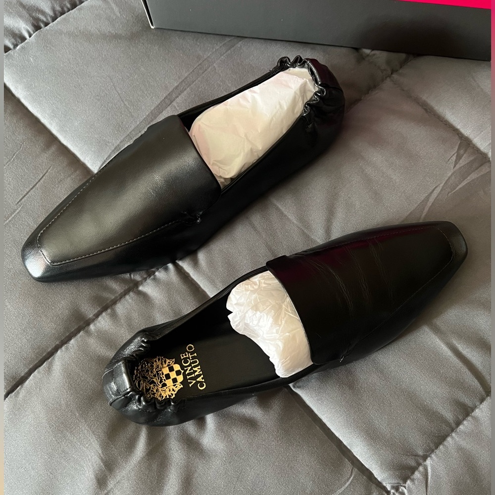 Vince Camuto New- Cay Flat black shoe 9M